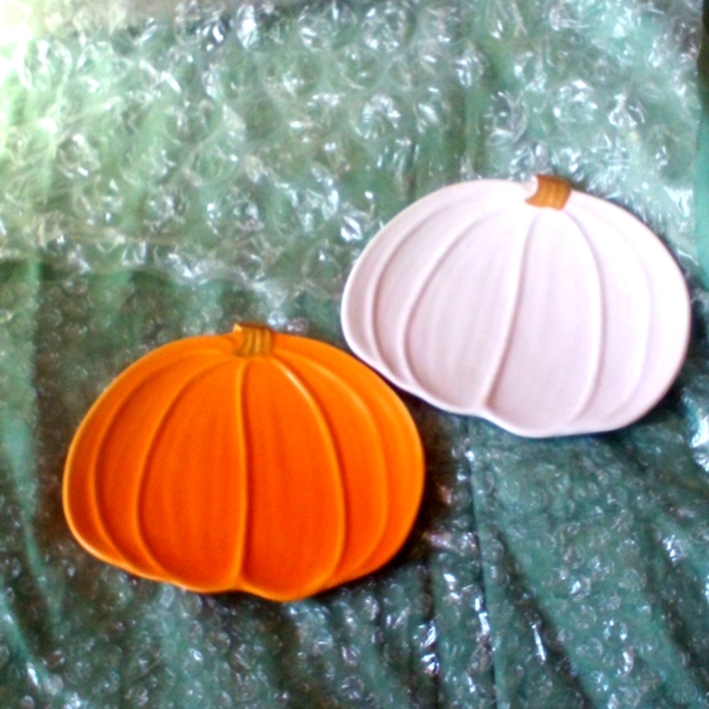 Ceramic pumpkin plates